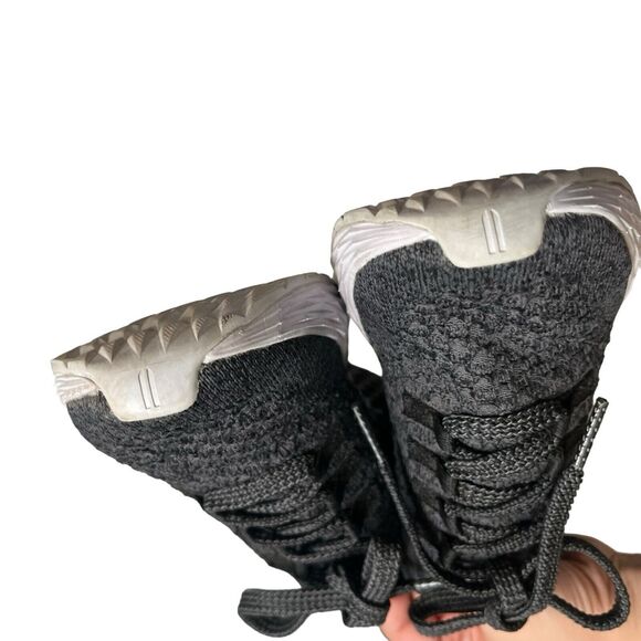 Welcome to my closet! - Picture 7 of 9